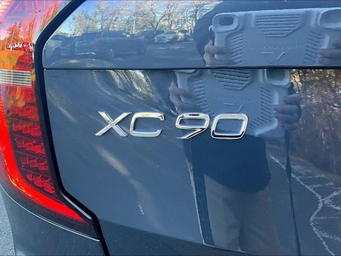 New 2026 Volvo XC90 T8 Plus w/ Protection Package Premier AWD/4WD image 8