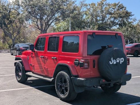 Used 2021 Jeep Wrangler Unlimited Sahara image 7