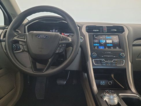 Used 2019 Ford Fusion SE FWD image 22