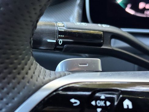 Used 2024 Mercedes-Benz GLC 300 4MATIC image 38