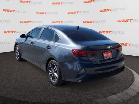 Used 2022 Kia Forte LXS w/ LXS Technology Package FWD image 3