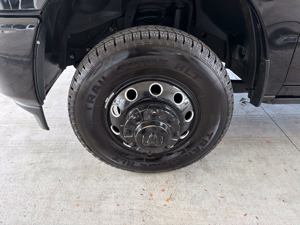 Used 2025 RAM 3500 Laramie AWD/4WD image 14