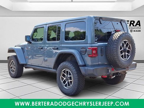 Used 2026 Jeep Wrangler Unlimited Rubicon AWD/4WD image 4
