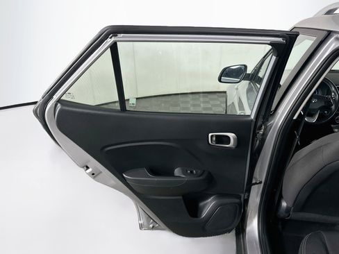Used 2025 Hyundai Venue SEL FWD image 26
