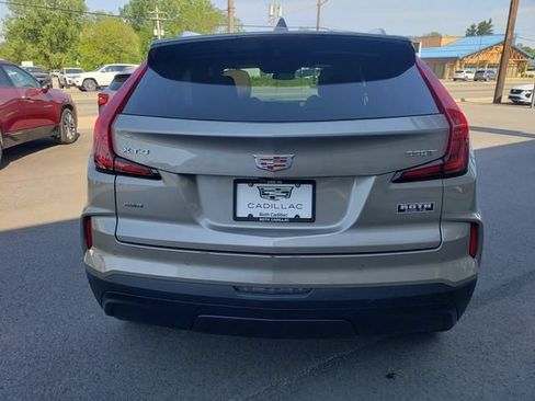 Used 2024 Cadillac XT4 Luxury w/ Cold Weather Package AWD/4WD image 4