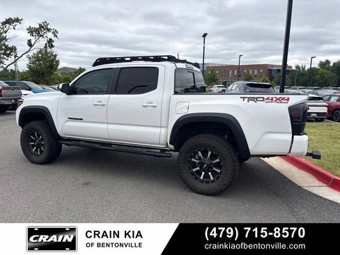 Used 2022 Toyota Tacoma TRD Off-Road w/ TRD Premium Off Road Package AWD/4WD image 3