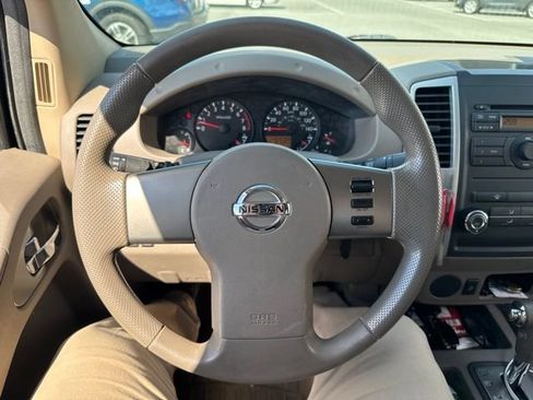 Used 2010 Nissan Frontier SE w/ SE Value Truck Pkg RWD image 14
