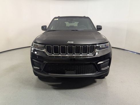 New 2025 Jeep Grand Cherokee Laredo w/ Luxury Tech Group I image 2