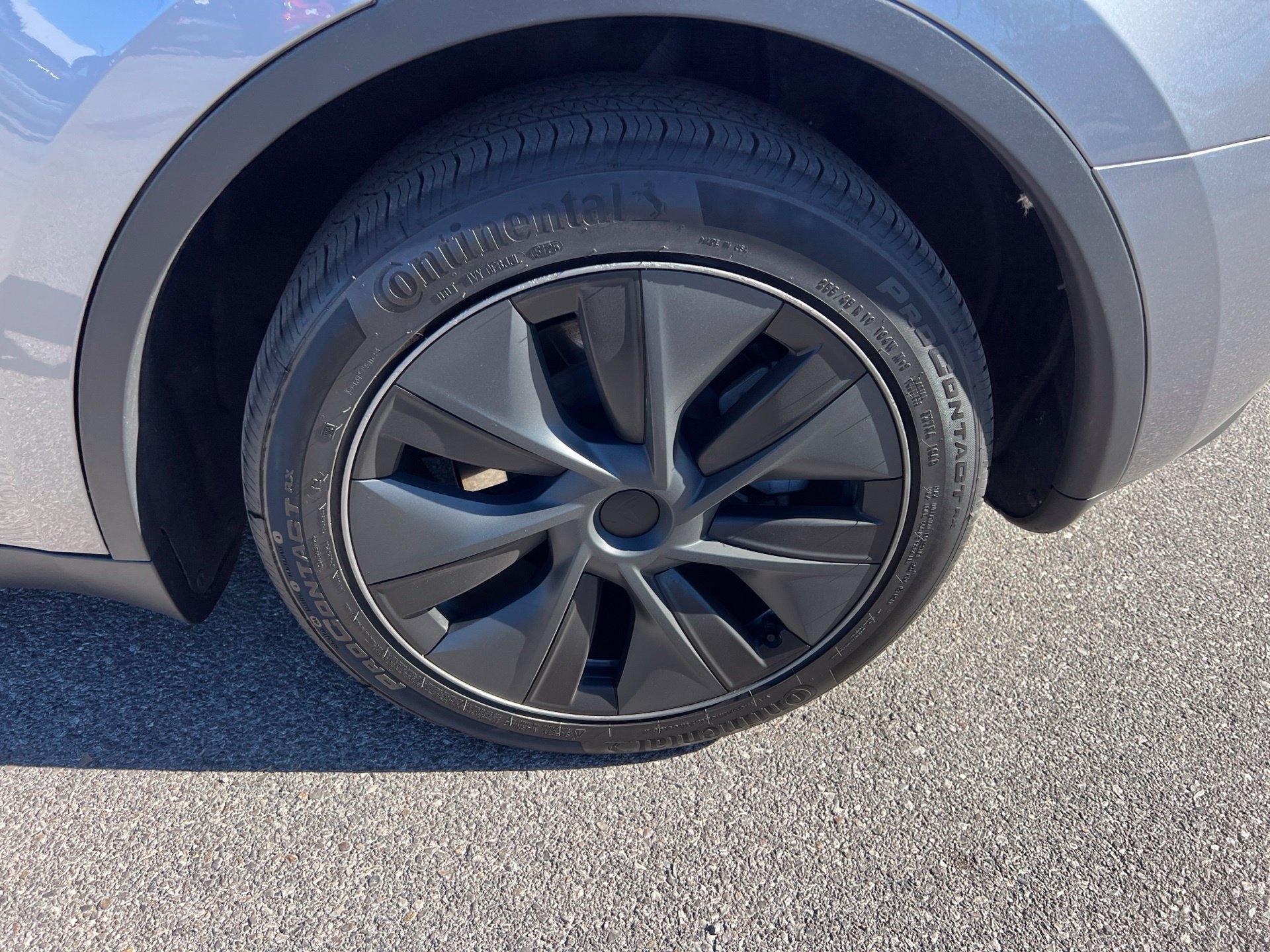 Used 2024 Tesla Model Y Long Range AWD/4WD image 11