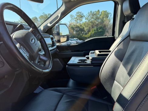 Used 2023 Ford F250 Lariat w/ Tow Technology Package image 14