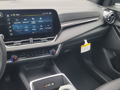 New 2026 Chevrolet Equinox LT w/ Convenience Package II FWD image 21