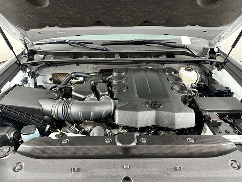 Used 2024 Toyota 4Runner SR5 image 31