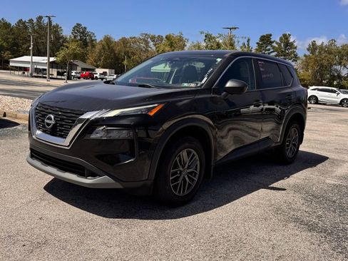 Used 2023 Nissan Rogue S image 3