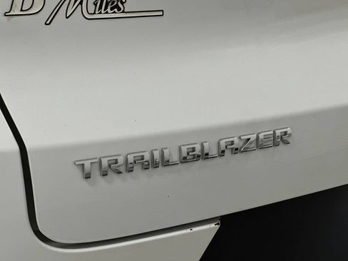 Used 2023 Chevrolet TrailBlazer LS FWD image 23