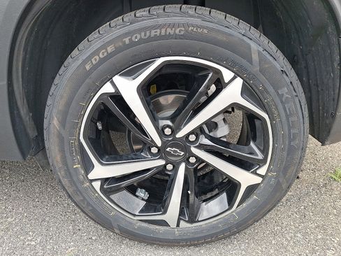 Used 2023 Chevrolet TrailBlazer RS w/ Sun and Liftgate Package AWD/4WD image 4