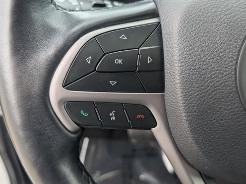 Used 2021 Jeep Grand Cherokee Limited AWD/4WD image 25
