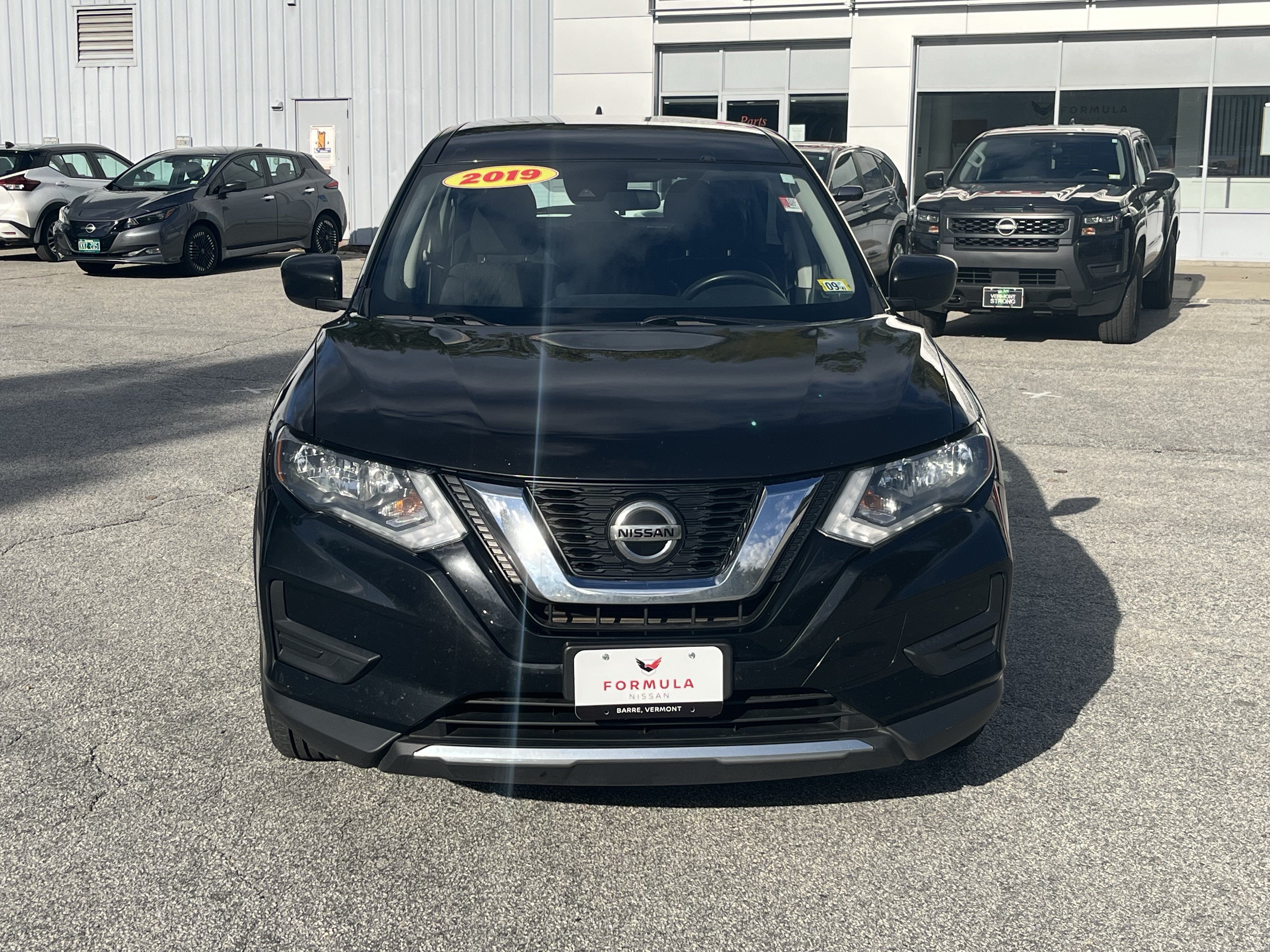 Used 2019 Nissan Rogue S AWD/4WD image 2