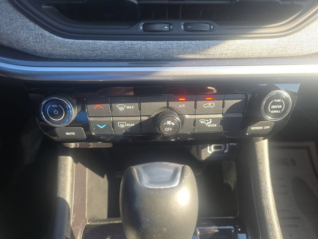 Used 2023 Jeep Compass Latitude AWD/4WD image 27