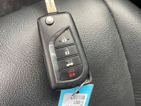 Used 2023 Toyota Camry SE FWD image 23