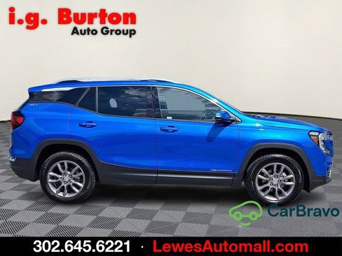 Used 2024 GMC Terrain SLT AWD/4WD image 7