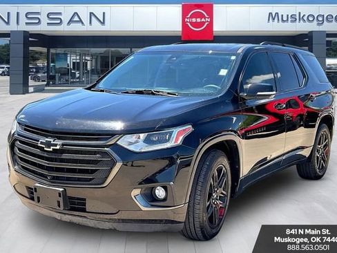 Used 2020 Chevrolet Traverse Premier FWD image 3