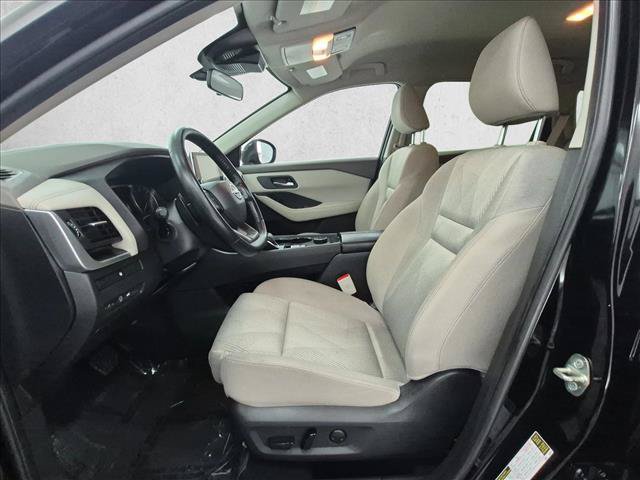 Used 2025 Nissan Rogue SV AWD/4WD image 16