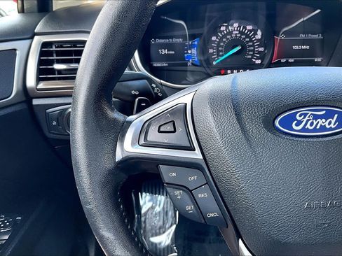 Used 2018 Ford Fusion SE w/ Fusion SE Technology Package FWD image 24