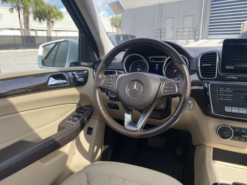 Used 2018 Mercedes-Benz GLE 350 image 3