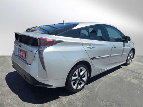 Used 2017 Toyota Prius Four Touring w/ Premium Convenience Package FWD image 3
