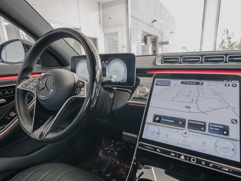 Used 2023 Mercedes-Benz S 500 4MATIC w/ AMG Line image 19