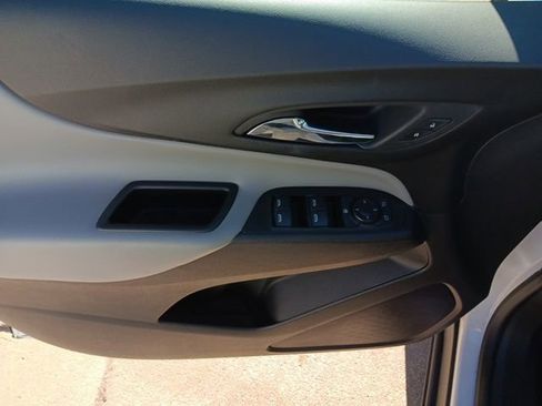 Used 2024 Chevrolet Equinox LS image 27