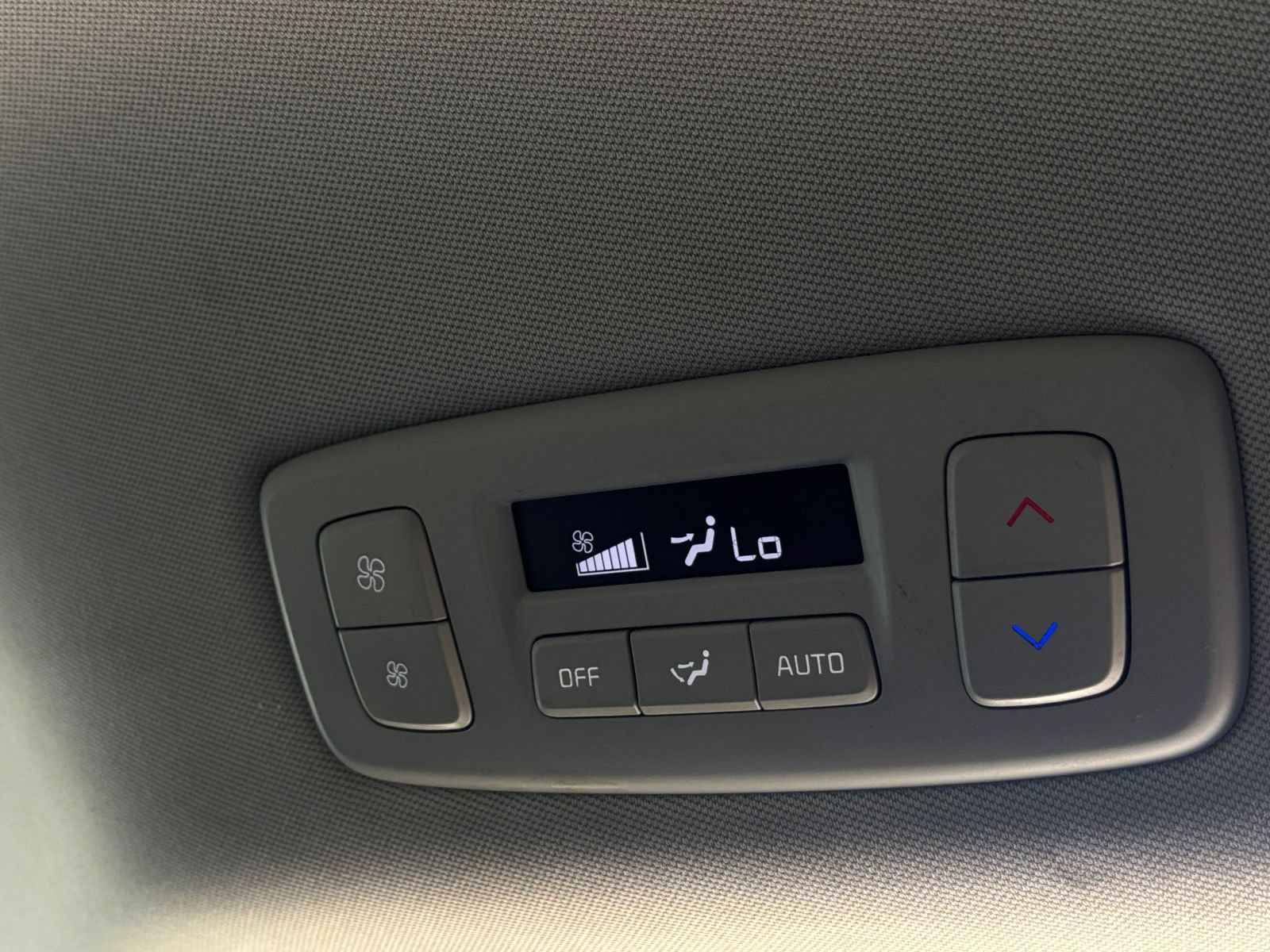 Used 2026 Kia Carnival FWD image 24