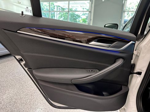 Used 2019 BMW 530i w/ Convenience Package image 19