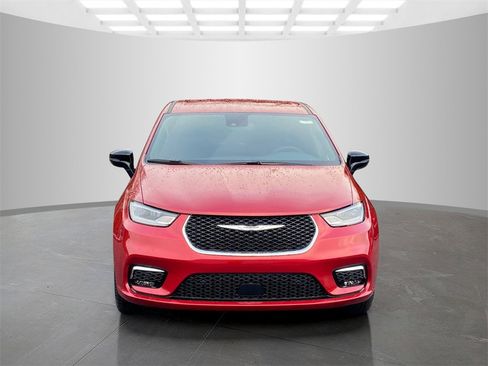 New 2026 Chrysler Pacifica Select image 4