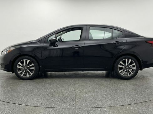 Used 2025 Nissan Versa SV image 5