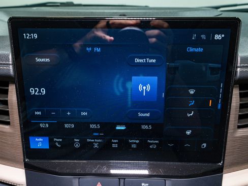 Used 2023 Ford Expedition Max Limited image 19