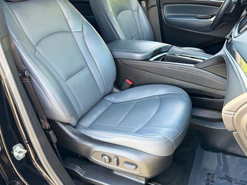Used 2022 Buick Enclave Essence w/ Experience Buick Package AWD/4WD image 24