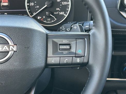 Certified 2025 Nissan Rogue SV image 27