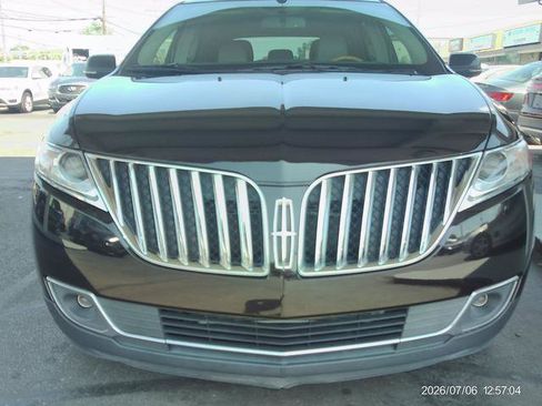 Used 2014 Lincoln MKX AWD w/ Equipment Group 102A image 2