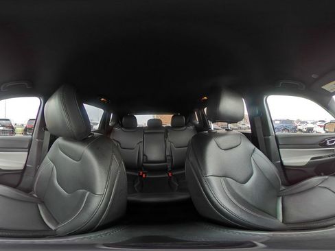 Used 2025 Jeep Compass Limited image 43