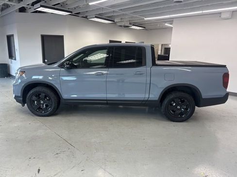 Used 2025 Honda Ridgeline Black Edition image 6