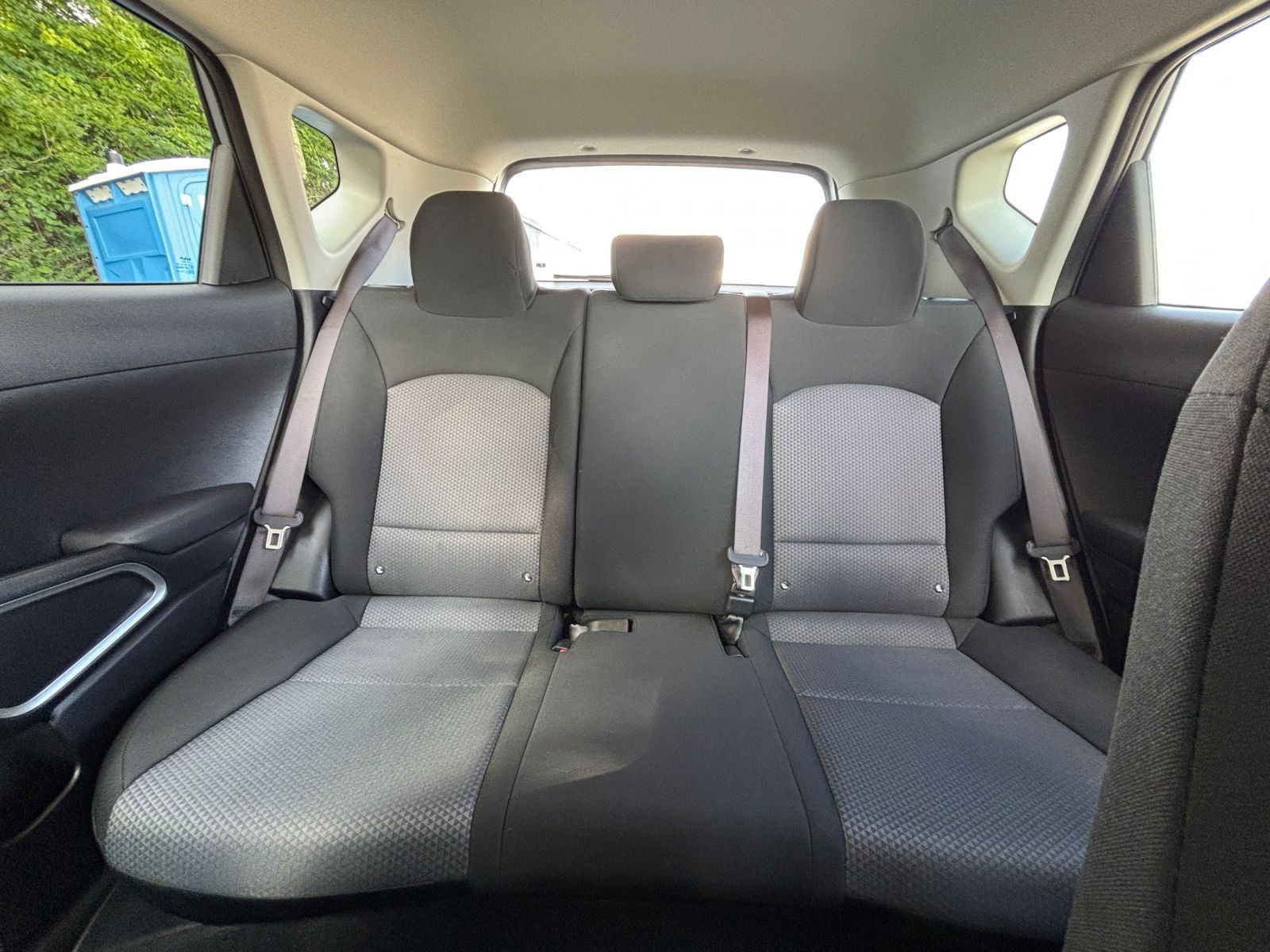 Used 2025 Kia Soul LX w/ LX Technology Package FWD image 35