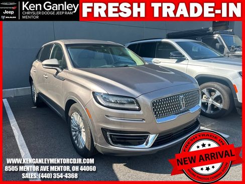 Used 2019 Lincoln Nautilus Premier AWD/4WD image 2