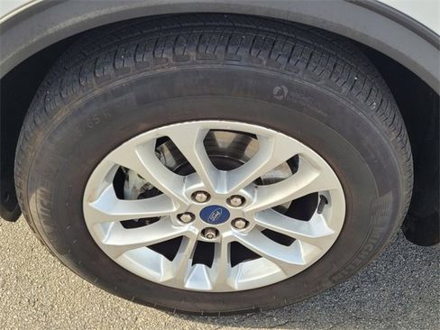 Certified 2021 Ford Escape SE image 16