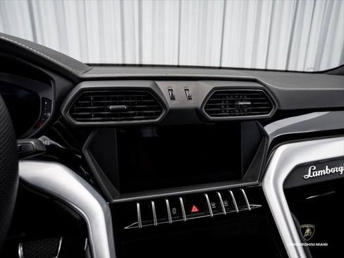 Used 2019 Lamborghini Urus AWD/4WD image 25