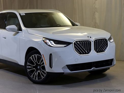 Used 2026 BMW X3 xDrive30 w/ Premium Package image 2