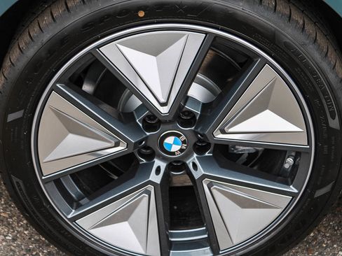 New 2026 BMW i4 eDrive40 w/ Premium Package RWD image 11