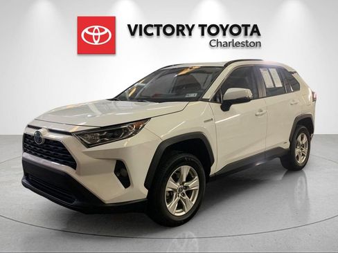 Used 2019 Toyota RAV4 XLE AWD/4WD image 1