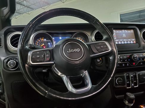 Used 2020 Jeep Gladiator Overland w/ LED Lighting Group AWD/4WD image 26