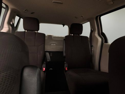 Used 2013 Dodge Grand Caravan SE FWD image 12
